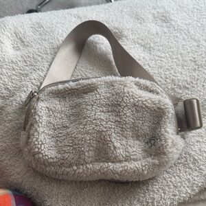 Lululemon Sherpa Belt Bag